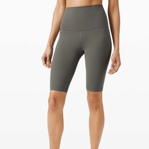 NWT Lululemon Align Super High Rise Short *10" Grey Sage Size 6